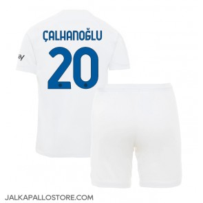 Inter Milan Hakan Calhanoglu #20 Vieraspaita Lapsille 2023-24 Lyhythihainen (+ shortsit)